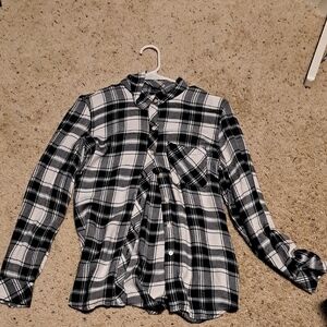 Thin Back and White Plaid Button-Up Shirt